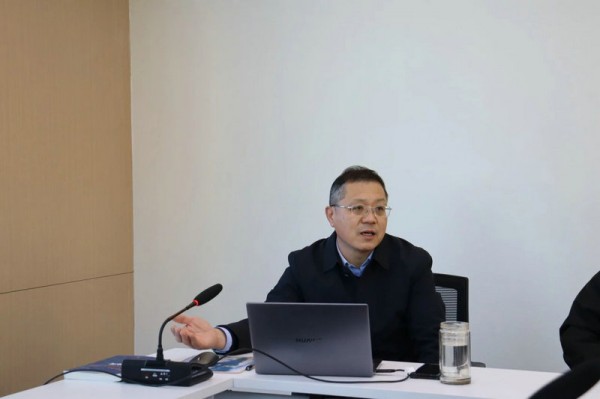 实时敢当|娄立斌主任为农大研究生学子进行第七节法律谈判课程授课