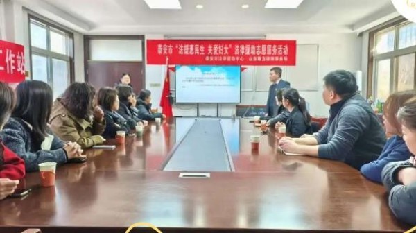 三八活动|敢当律师走进西七里社区开展妇女法律援助志愿服务活动
